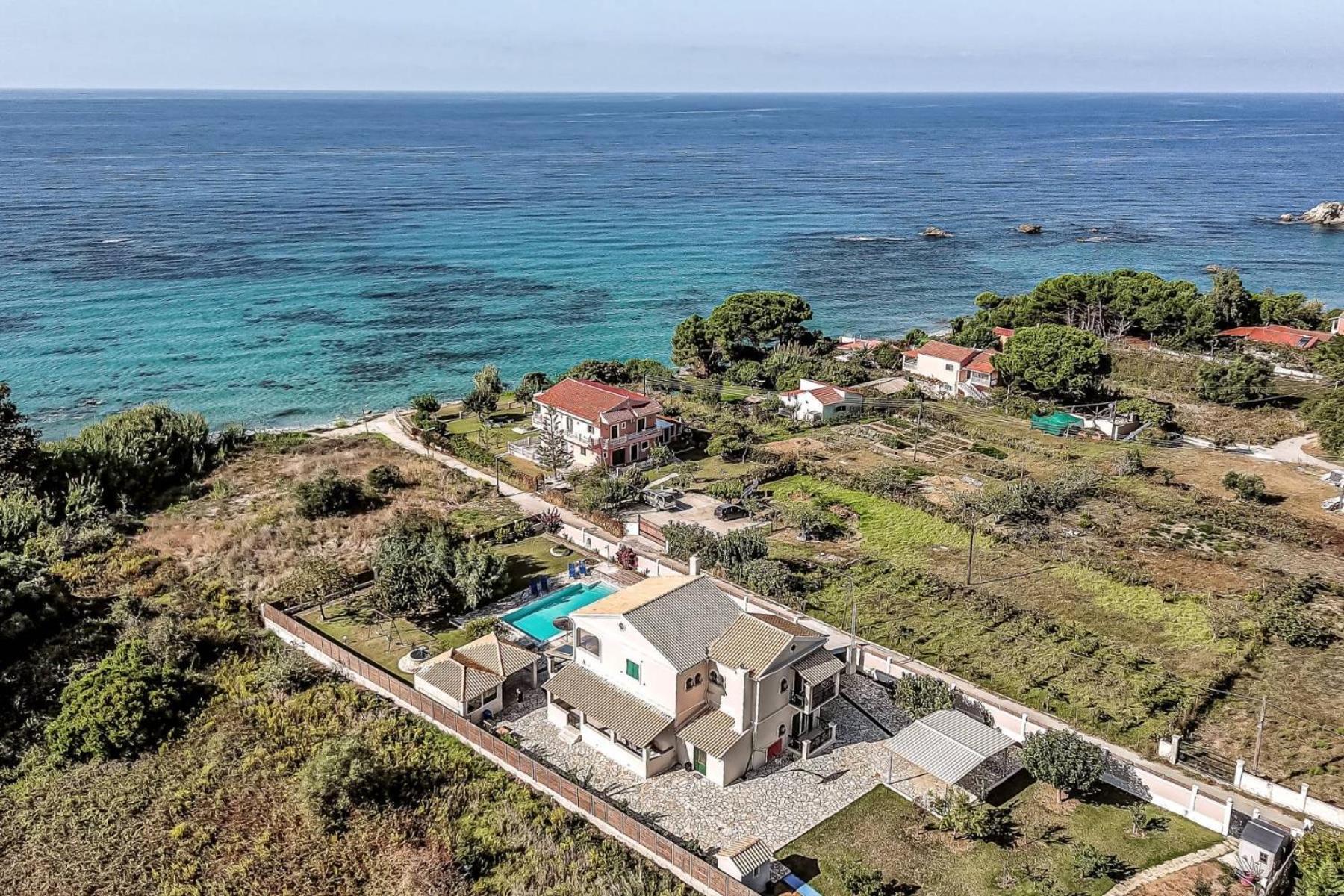 Skidi Beach house Ágios Matthaíos Exteriér fotografie